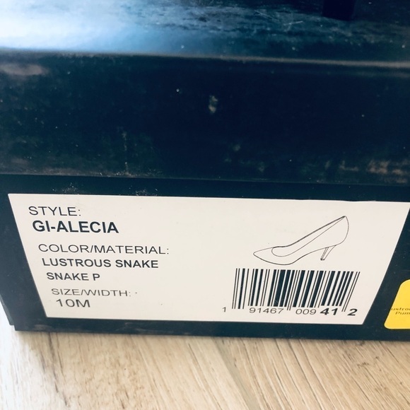 G. I. L. I. Woman Gi- Alicia Style Black Lutrous Snake Heels, Size 10M - Picture 8 of 10